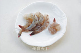 【蒜茸丝瓜鲜虾盅】夏日里需要“蒸”的美味的做法步骤:2