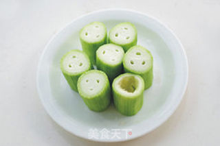 【蒜茸丝瓜鲜虾盅】夏日里需要“蒸”的美味的做法步骤:3