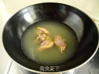 杏鲍菇刺参笨鸡汤的做法步骤:8