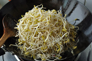 干煸黑豆芽的做法步骤:3