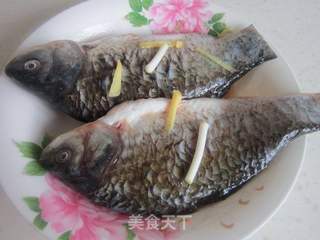 凉粉鲫鱼的做法步骤:2