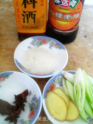 红烧肉土豆拌饭的做法步骤:2