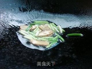 韭菜烧猪血的做法步骤：4