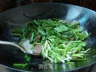 韭菜烧猪血的做法步骤：9