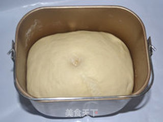 葱香肉松芝士餐包的做法步骤:2