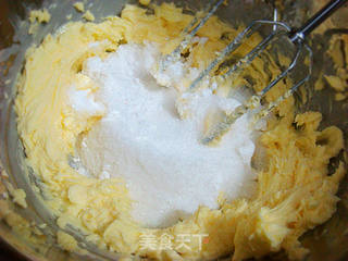 DIY小食——浓香黄油曲奇饼（很简单）的做法步骤：1