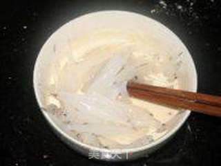 椒盐白饭鱼的做法步骤:3