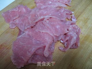 两种酱料教你轻松做出美味的日式烧肉饭的做法步骤：1