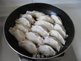 西瓜皮锅贴的做法步骤:6