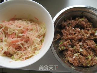 西瓜皮锅贴的做法步骤:2
