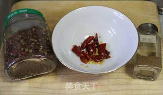 下酒小吃麻辣花生的做法步骤:3