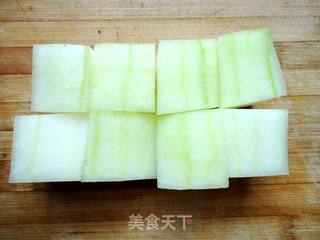 张炎家的特色美食之一------冬瓜菊花的做法步骤:2