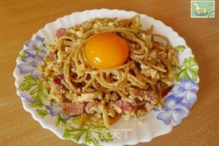 经典意大利餐—培根蛋汁意面 Spaghetti à la carbonara的做法步骤:10