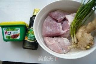酱烧肉圆的做法步骤：1