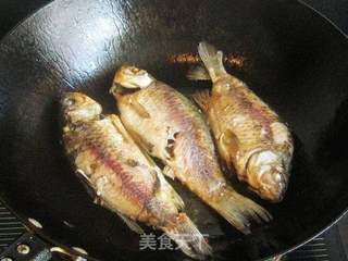 辣味毛豆鲫鱼的做法步骤:4