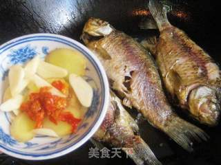 辣味毛豆鲫鱼的做法步骤:5