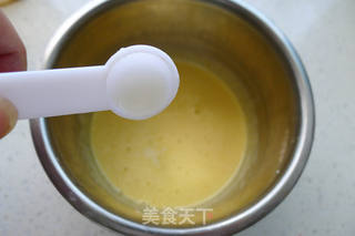 蔓越莓蛋奶冰淇淋的做法步骤:2