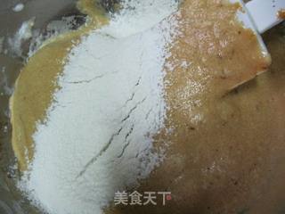 咖啡海绵蛋糕卷的做法步骤:7