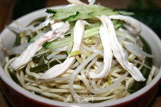 夏季四川最热卖的美食之一,家庭懒人做法——【川味鸡丝凉面】的做法步骤:11