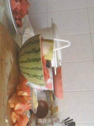 红豆冰镇西瓜水果蛊的做法步骤:5