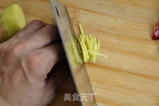 小炒鱿鱼的做法步骤:3
