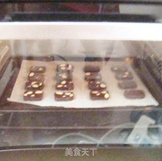 杏仁巧克力方块饼干的做法步骤:10