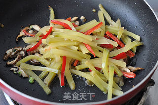 香菇榨菜条的做法步骤:5