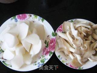 秀珍菇萝卜炖排骨的做法步骤:3