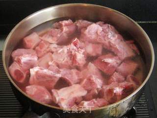 秀珍菇萝卜炖排骨的做法步骤:4