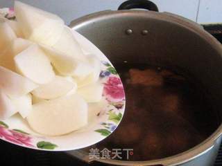 秀珍菇萝卜炖排骨的做法步骤:7