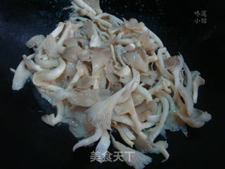 莲藕山药蘑菇汤的做法步骤:4
