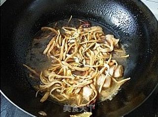 黄花菜烧五花肉的做法步骤:6