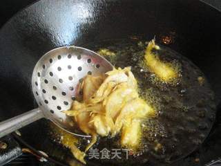 椒盐梅同鱼的做法步骤:6