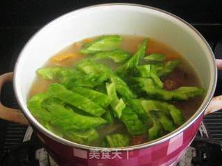 苦瓜炖烤鸭架子的做法步骤:6