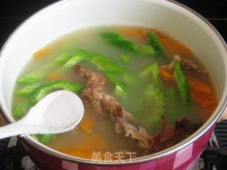 苦瓜炖烤鸭架子的做法步骤:7