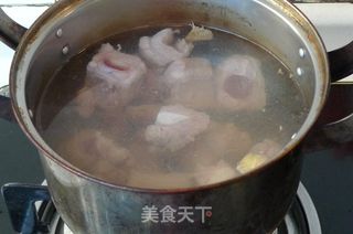 【冬瓜豆腐排骨汤】适合夏季的营养汤煲的做法步骤：3