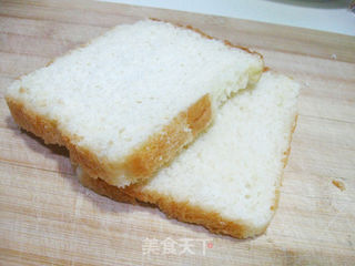 豆沙吐司卷的做法步骤：1