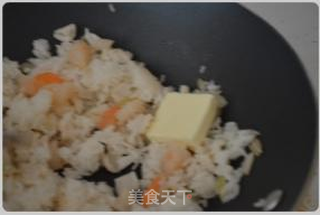 菠萝海鲜焗饭的做法步骤:6