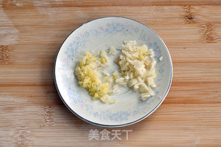 凉拌香辣茄条的做法步骤:4