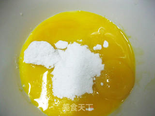 适合夏天吃的蛋糕----柠檬戚风蛋糕的做法步骤:2