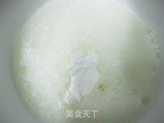 适合夏天吃的蛋糕----柠檬戚风蛋糕的做法步骤:8