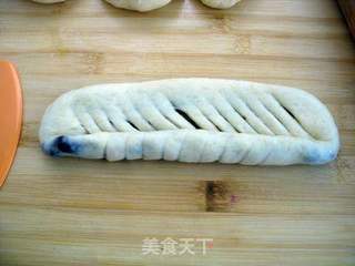 【豆沙花环面包】烤出甜蜜香气!的做法步骤:5