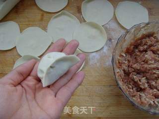 大自然的馈赠---山蘑猪肉饺的做法步骤:11