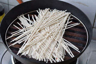 茄子汆拌面的做法步骤:10