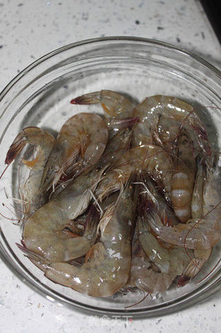 简单三步的观奥运零食---椒盐烤虾的做法步骤:2