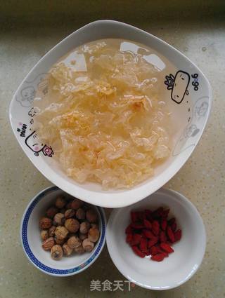 银耳西瓜盅的做法步骤:3