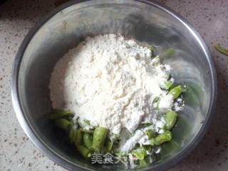 【豆角蒸饭】---夏日的味道的做法步骤:3