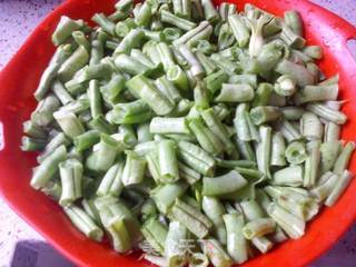 【豆角蒸饭】---夏日的味道的做法步骤:2