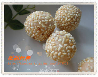 草莓冰淇淋粉味————红豆沙空心芝麻球的做法步骤:7