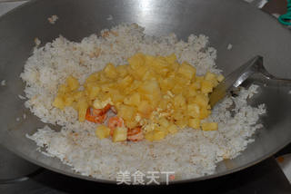 菠萝炒饭的做法步骤:10